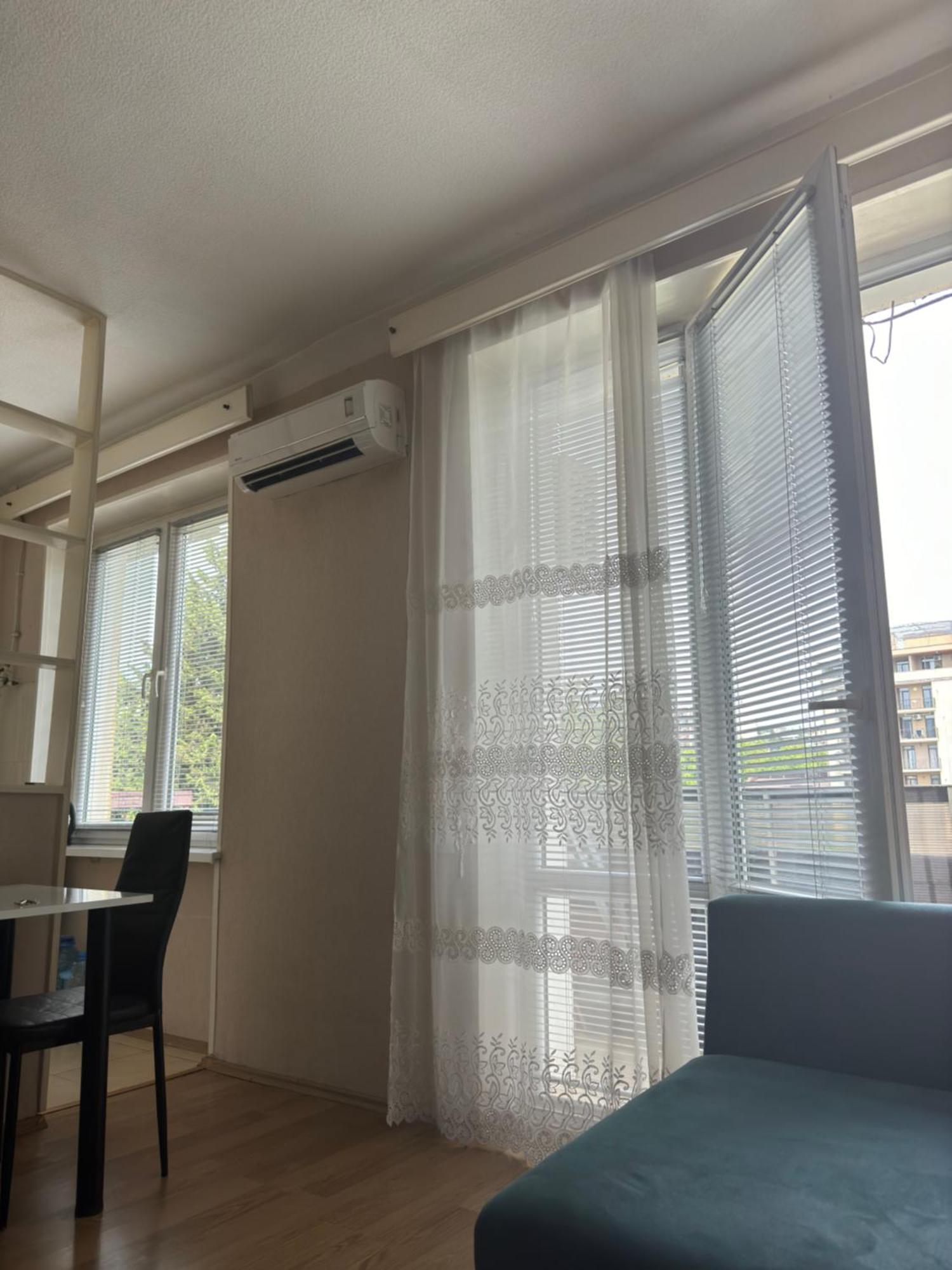 Cozy Apartment With Balcony Тбилиси Экстерьер фото