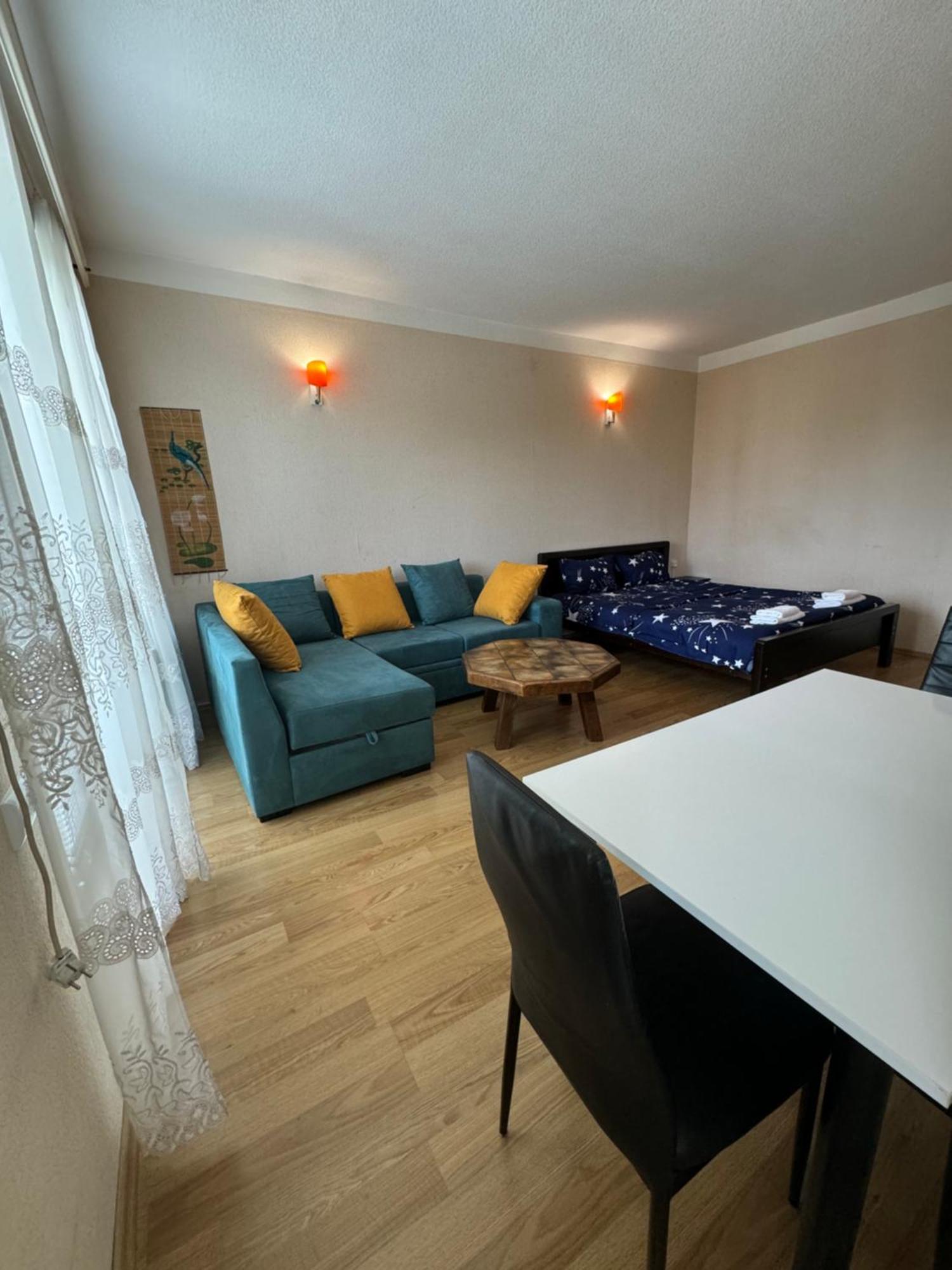 Cozy Apartment With Balcony Тбилиси Экстерьер фото